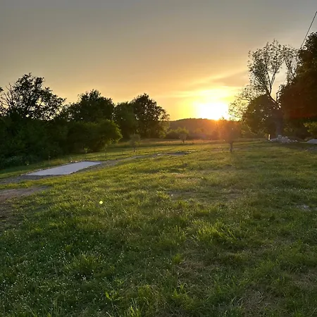 Domaine De Peroline Piscine Et Jacuzzi Cezac (Lot)