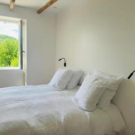 Domaine De Peroline Piscine Et Jacuzzi * Cezac (Lot)