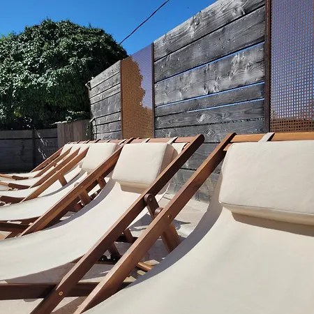 Domaine De Peroline Piscine Et Jacuzzi * Cezac (Lot)