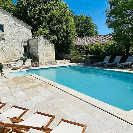Domaine De Peroline Piscine Et Jacuzzi * Cezac (Lot)